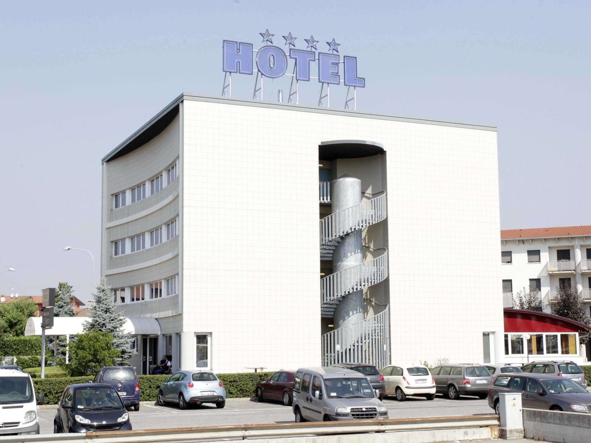 Hotel Donizetti 랄리오 외부 사진